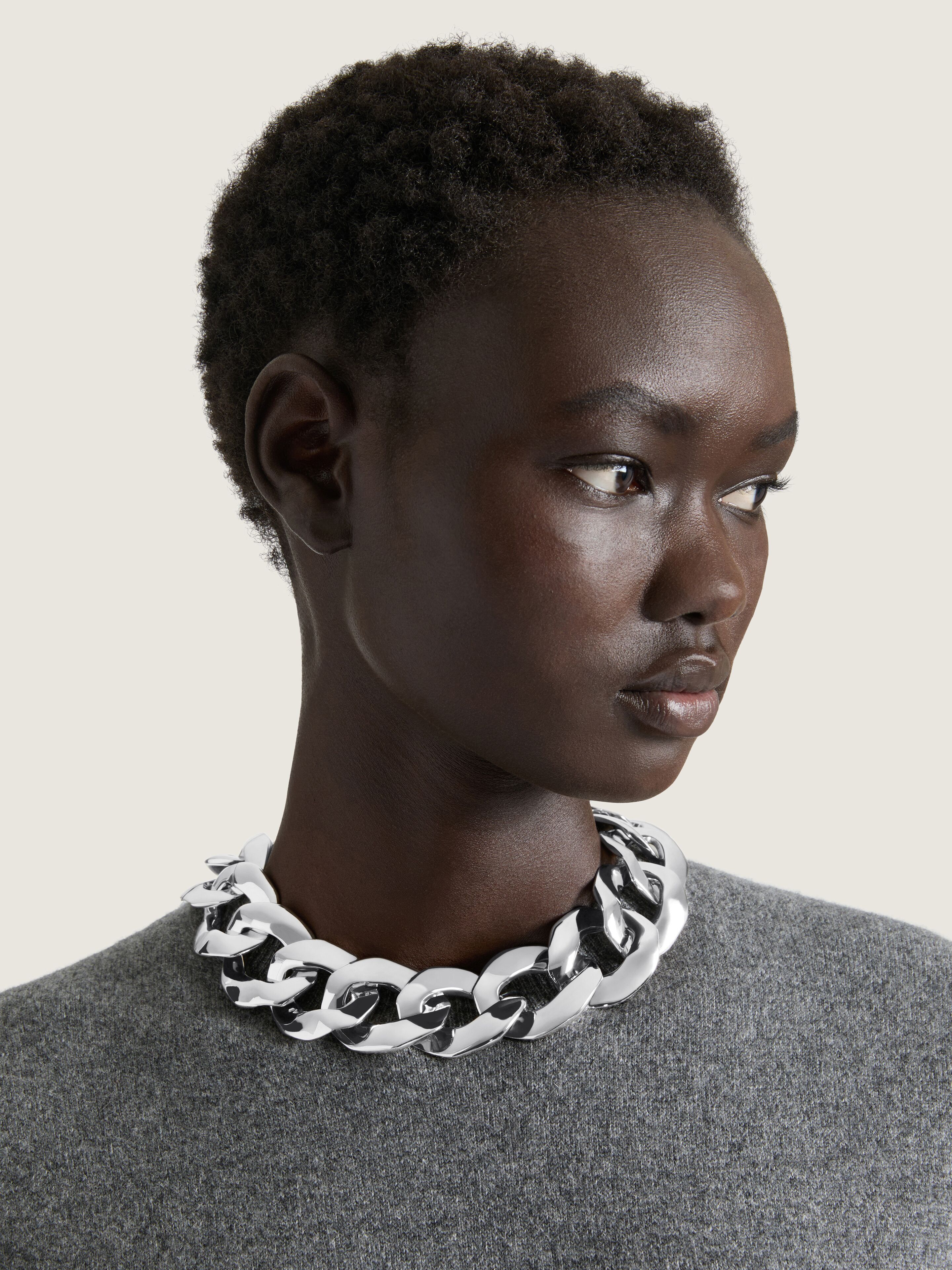 Chain necklace in metal